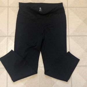 2 pairs of Gap eclipse 7/8 length leggings